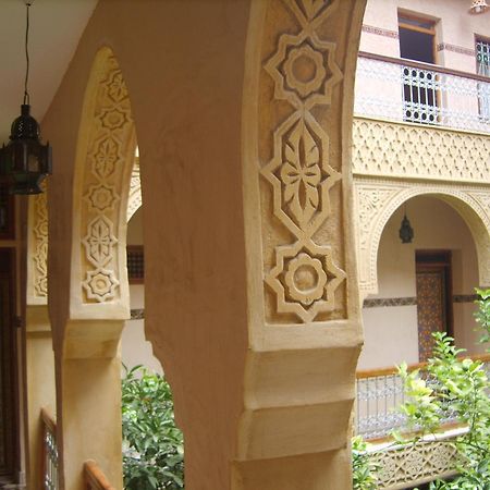 Riad Les Chrifis Navette Aeroport 24 Sur 24 Hotel Fes Exterior photo