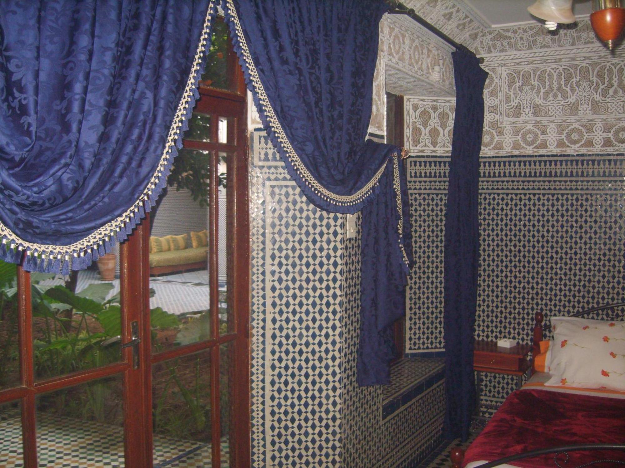 Riad Les Chrifis Navette Aeroport 24 Sur 24 Hotel Fes Room photo